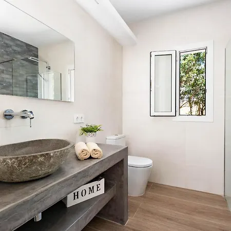 Bini Uxuanne Villa Binibeca